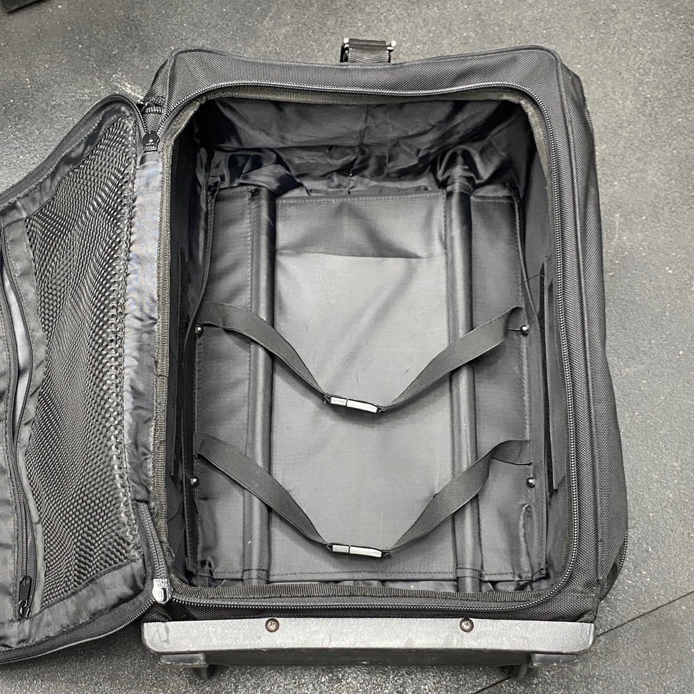 Luggage Works LuggageWorks LW Executive Pilot 22'' Rolling Bag